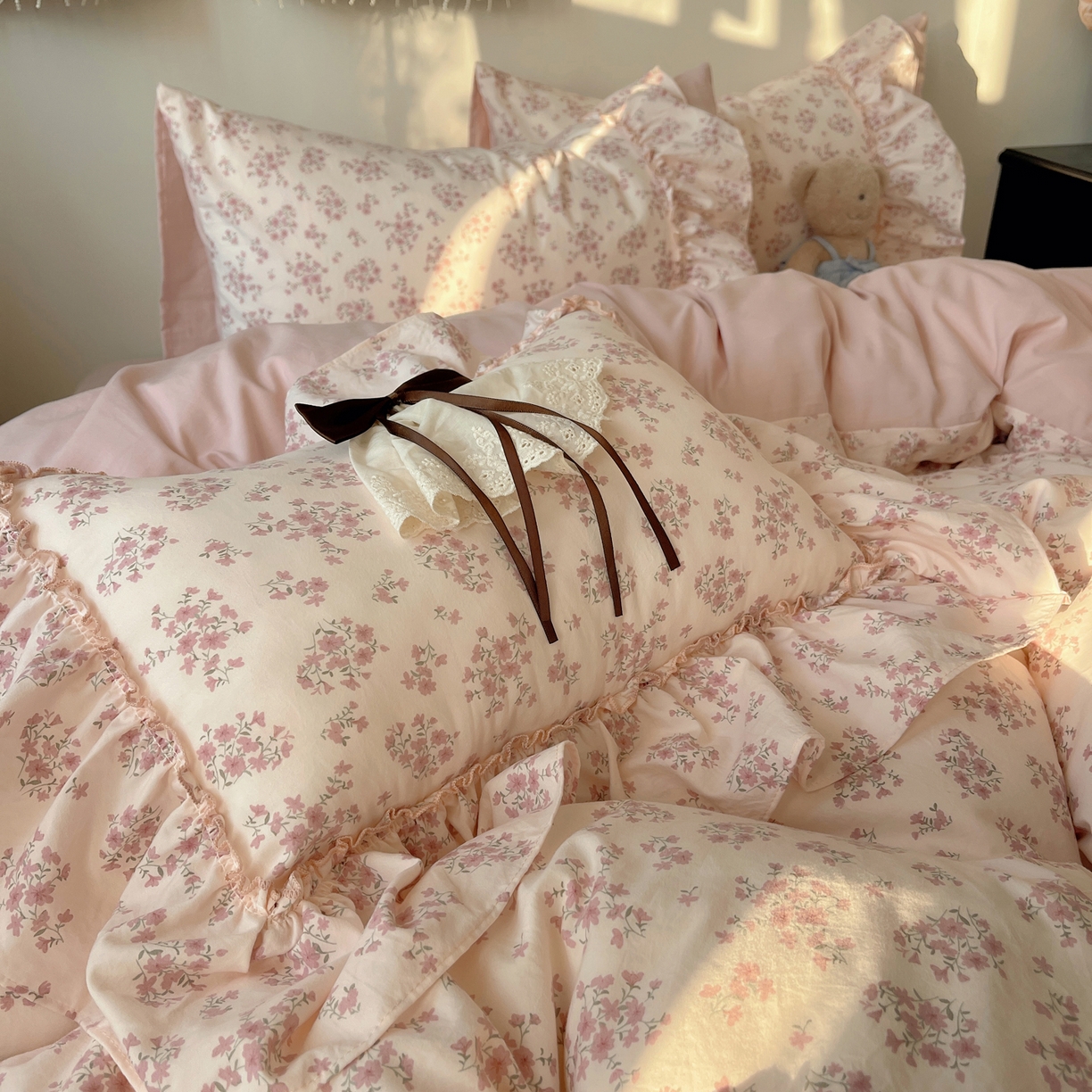 91家纺网 家纺一手货源 找家纺 娜娜 2026新款A类云朵锦花边四件套 樱花粉