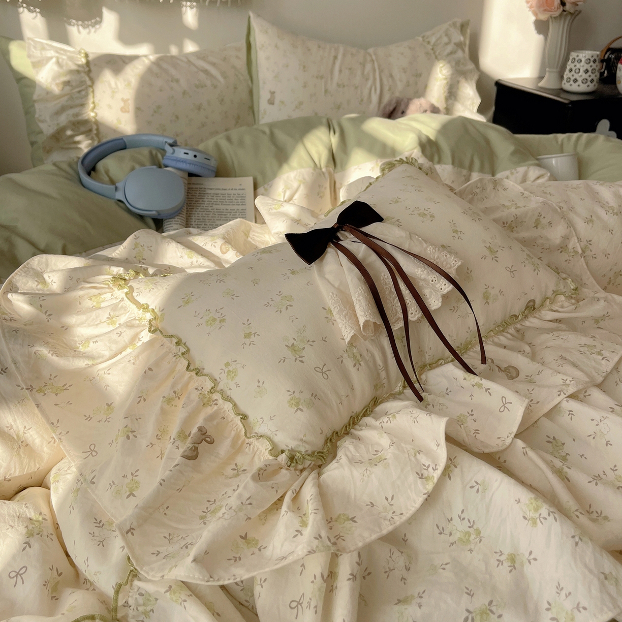 91家纺网 家纺一手货源 找家纺 娜娜 2026新款A类云朵锦花边四件套 小雏菊-浅绿