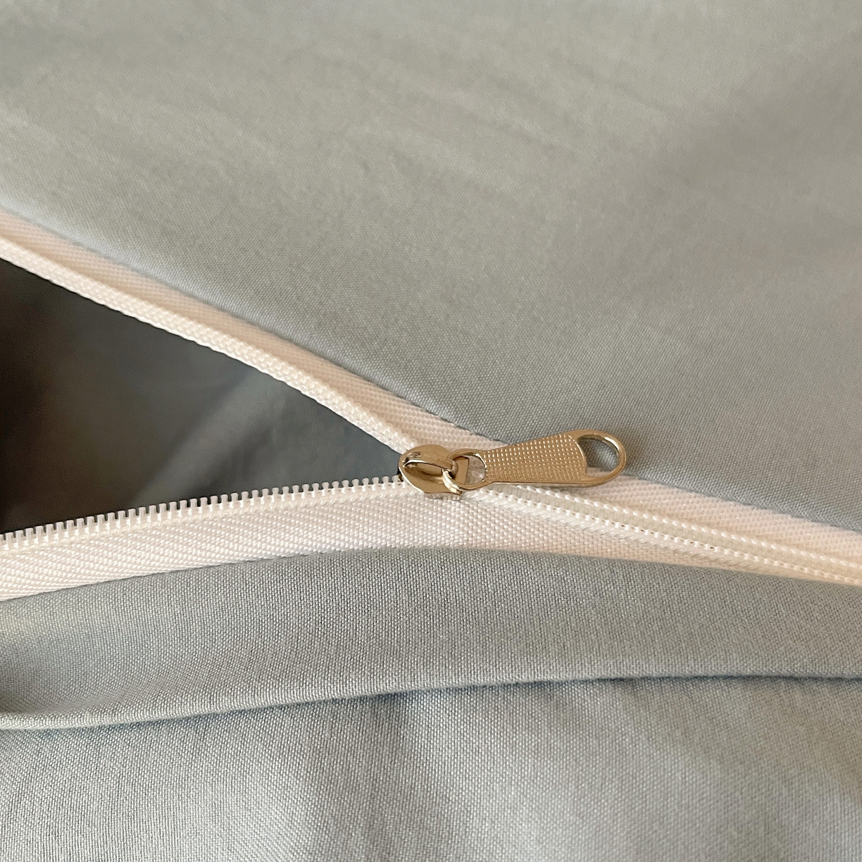 91家纺网 家纺一手货源 找家纺 娜娜 2026新款A类云朵锦花边四件套 动物世界-雾蓝