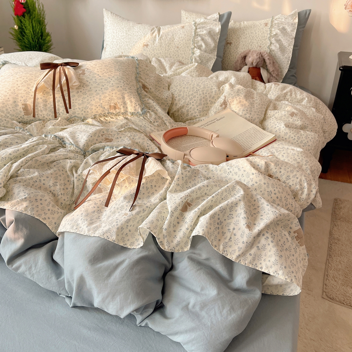 91家纺网 家纺一手货源 找家纺 娜娜 2026新款A类云朵锦花边四件套 动物世界-雾蓝