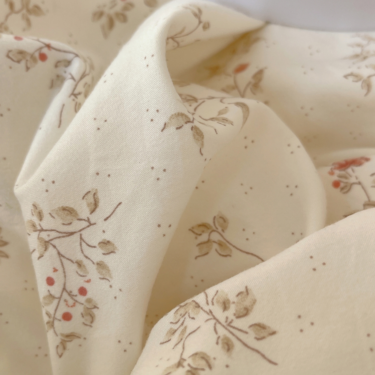 91家纺网 家纺一手货源 找家纺 娜娜 2026新款A类云朵锦花边四件套 小雏菊-玉色