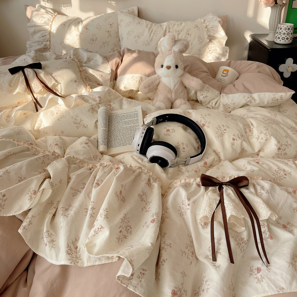 91家纺网 家纺一手货源 找家纺 娜娜 2026新款A类云朵锦花边四件套 小雏菊-玉色