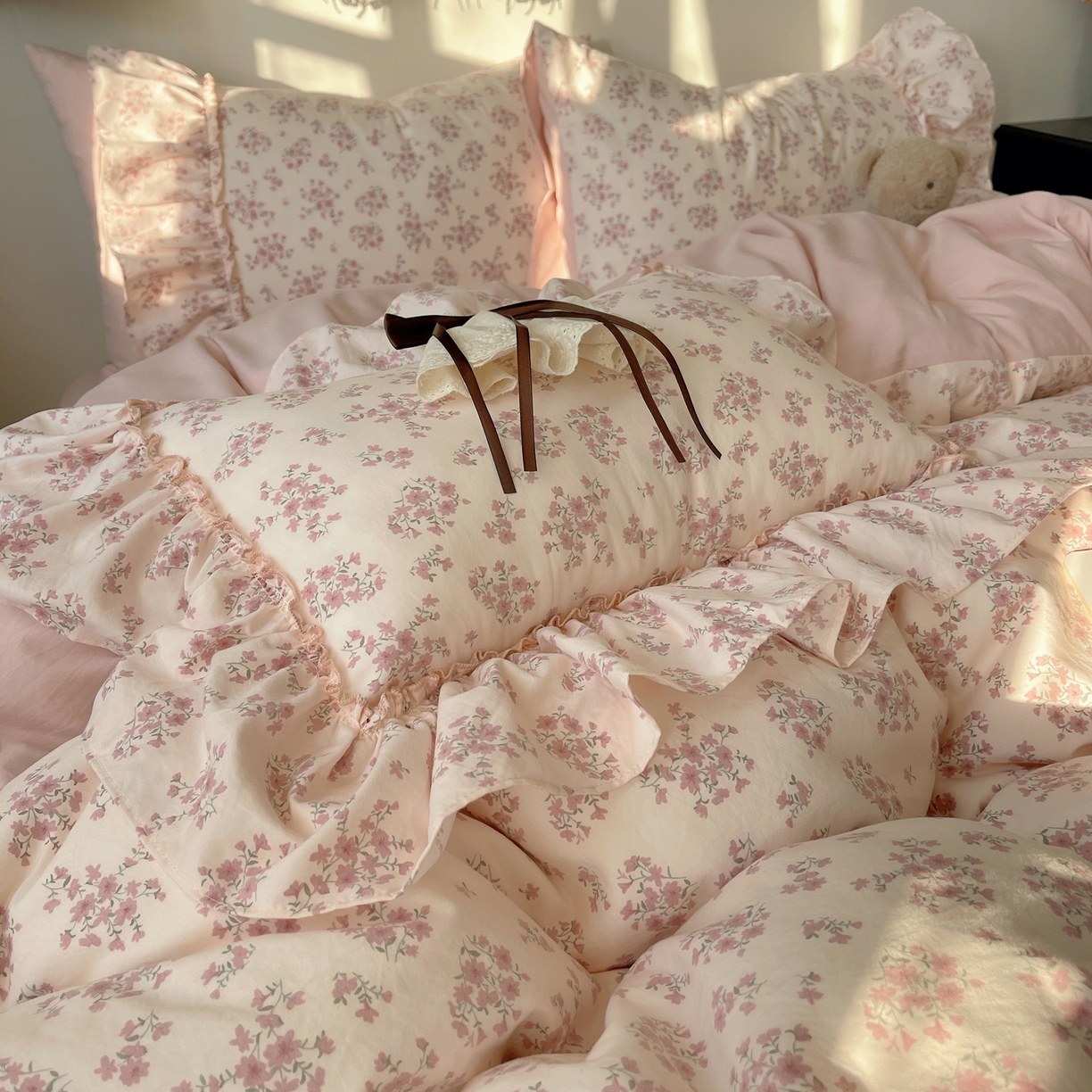 91家纺网 家纺一手货源 找家纺 娜娜 2026新款A类云朵锦花边四件套 樱花粉