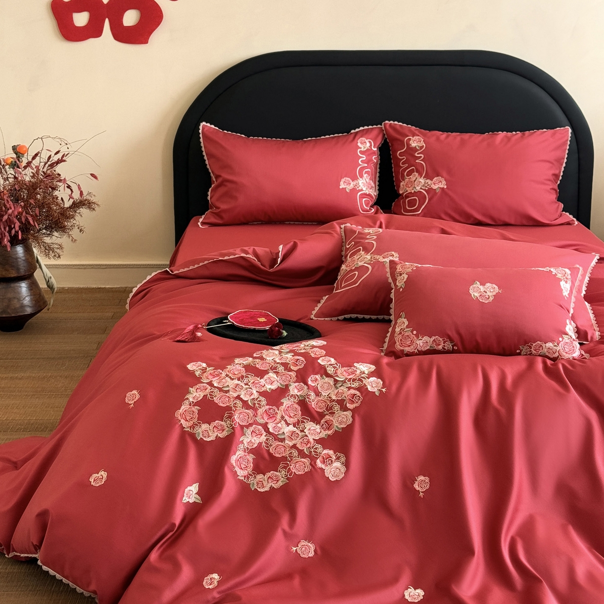 91家纺网 家纺一手货源 找家纺 （总）爱缦 2026新款花见喜系列100s pro全棉四件套-风格一（此款券后控价：标准388，大号408）