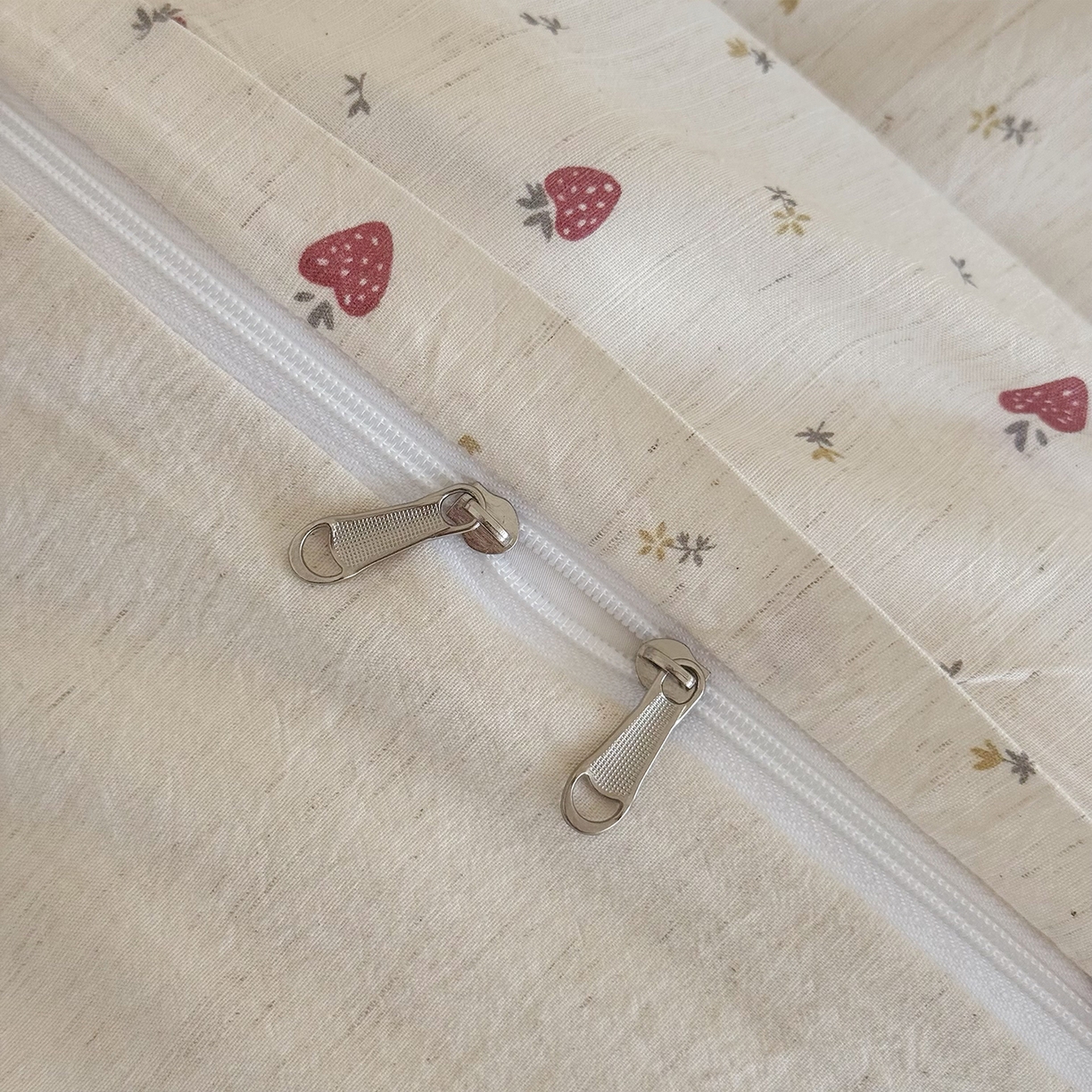 91家纺网 家纺一手货源 找家纺 锦罗绣 2026新款纯棉棉麻四件套-单被套 甜蜜草莓