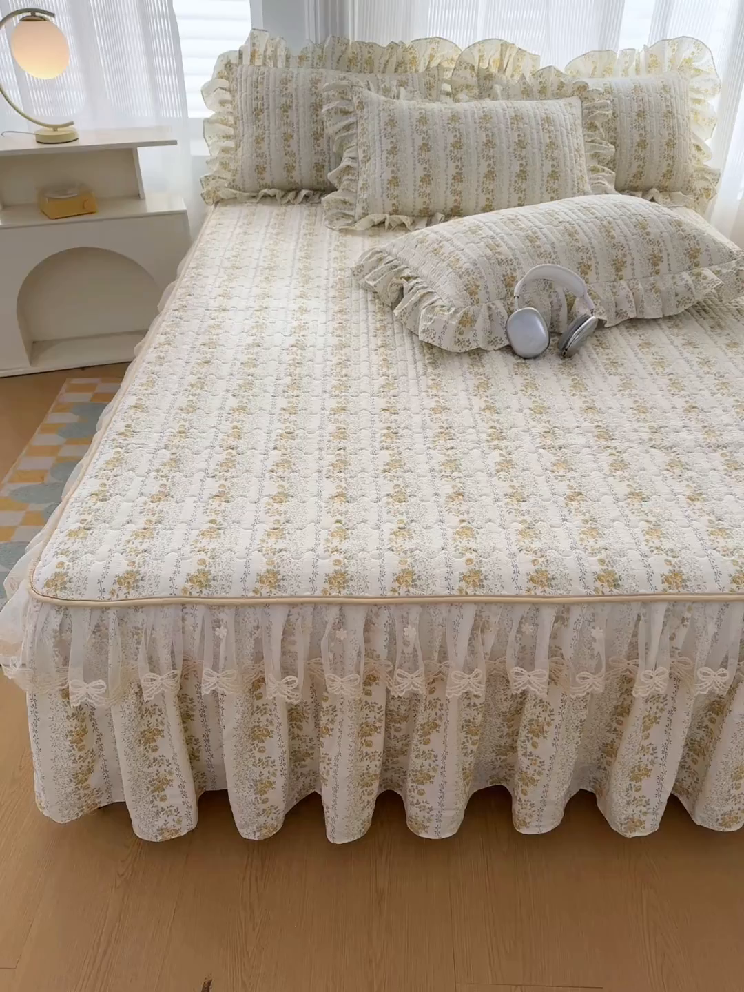 91家纺网 家纺一手货源 找家纺 （总）家之硕家纺 2026新款精仿棉夹棉床裙三件套