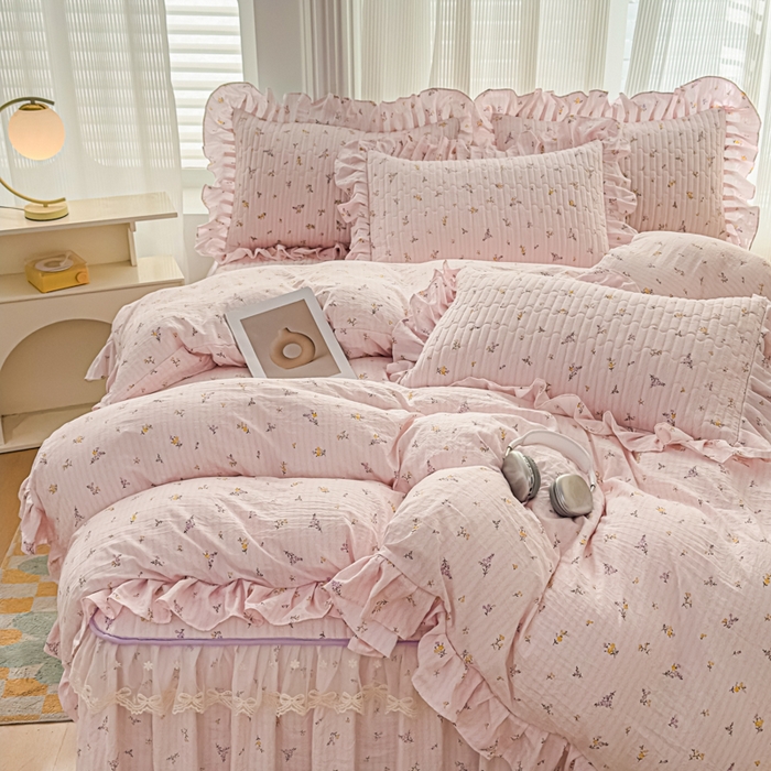 91家纺网 家纺一手货源 找家纺 家之硕家纺 2026新款精仿棉夹棉床裙三件套 花恋