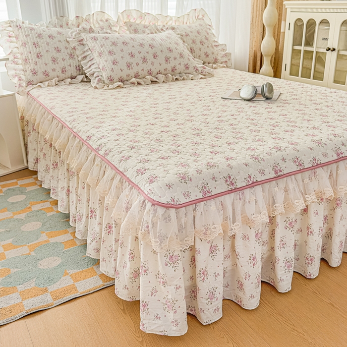 91家纺网 家纺一手货源 找家纺 家之硕家纺 2026新款精仿棉夹棉床裙四件套 多丽粉