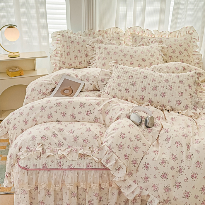 91家纺网 家纺一手货源 找家纺 家之硕家纺 2026新款精仿棉夹棉床裙四件套 多丽粉