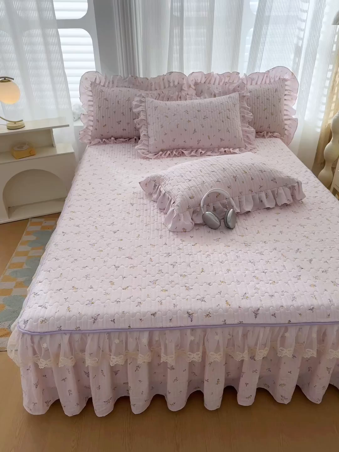 91家纺网 家纺一手货源 找家纺 家之硕家纺 2026新款精仿棉夹棉床裙四件套 花恋