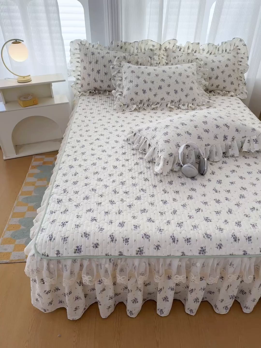 91家纺网 家纺一手货源 找家纺 家之硕家纺 2026新款精仿棉夹棉床裙四件套 漫漫花开