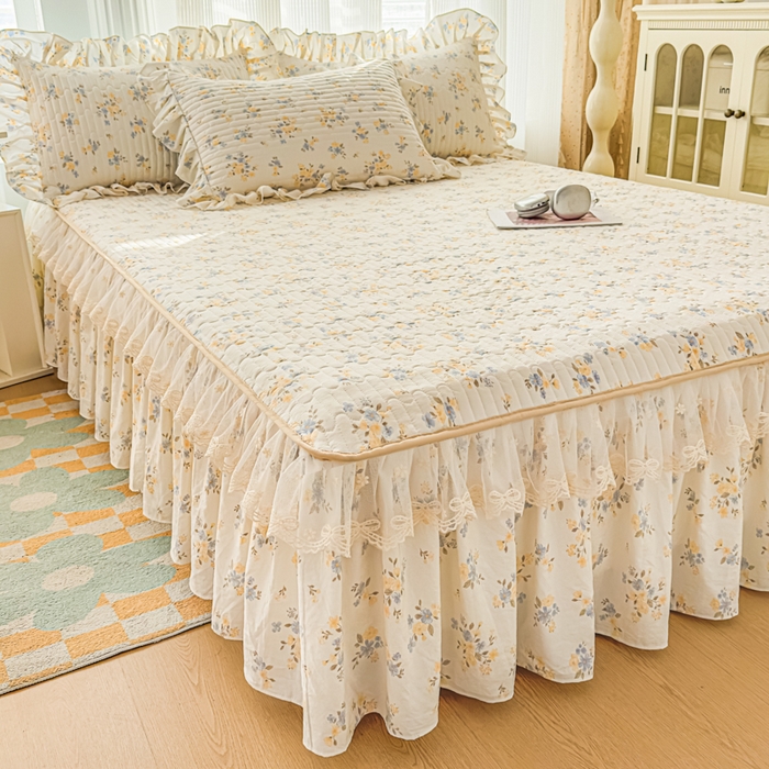 91家纺网 家纺一手货源 找家纺 家之硕家纺 2026新款精仿棉夹棉床裙四件套 甜蜜花园