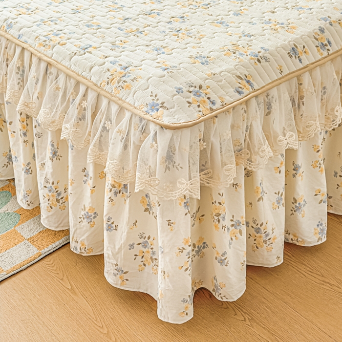 91家纺网 家纺一手货源 找家纺 家之硕家纺 2026新款精仿棉夹棉床裙四件套 甜蜜花园