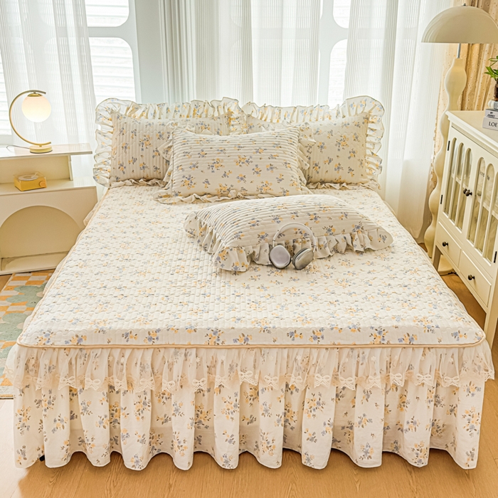 91家纺网 家纺一手货源 找家纺 家之硕家纺 2026新款精仿棉夹棉床裙四件套 甜蜜花园