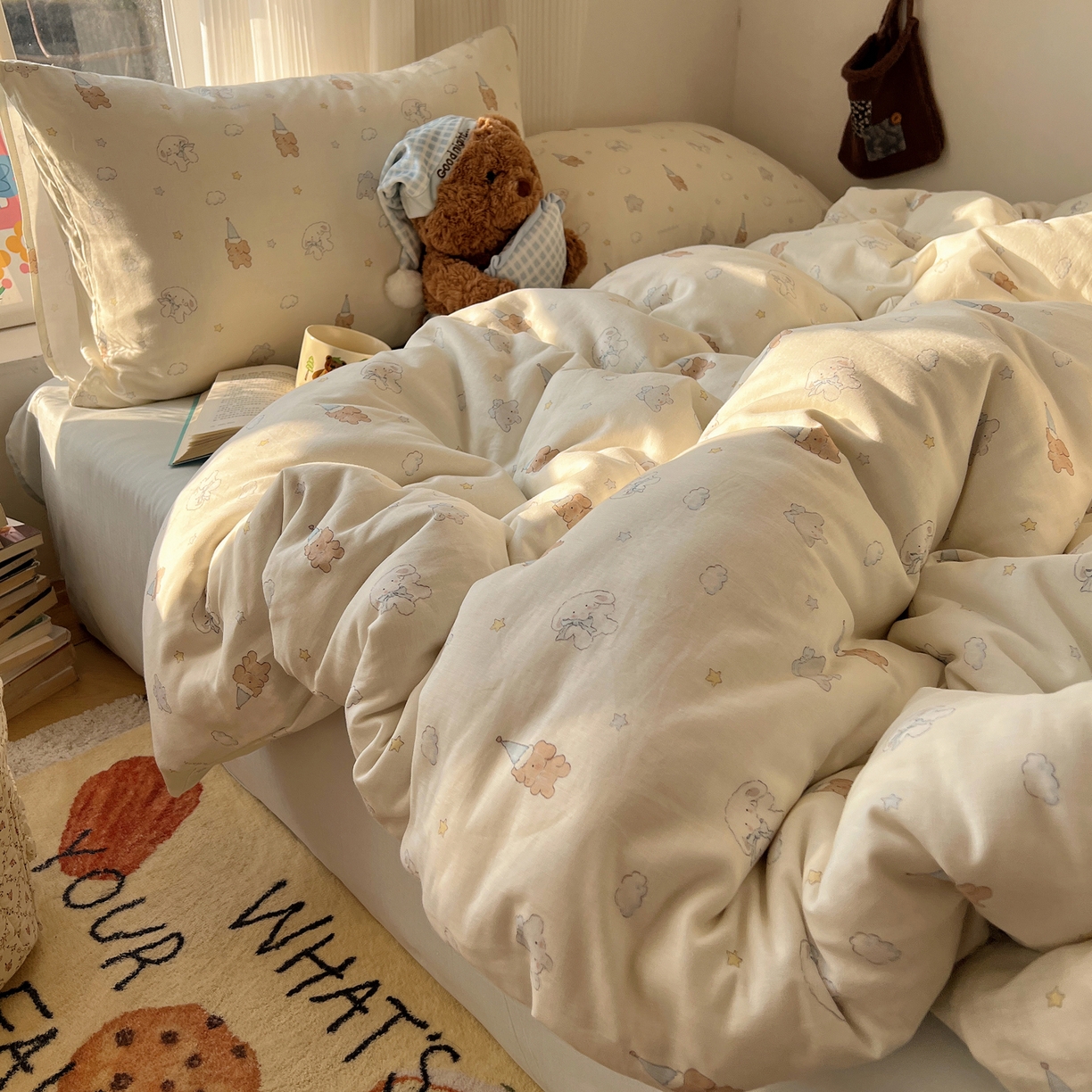 91家纺网 家纺一手货源 找家纺 六巷胡同 2026新款INS博主风卡通A类全棉双层纱四件套 双层纱-云朵苏萨犬