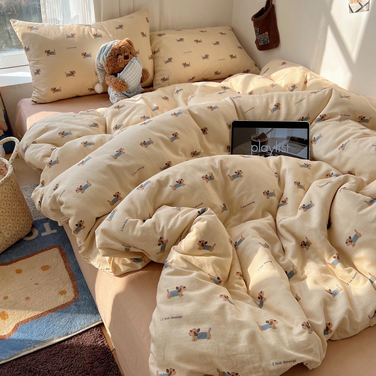 91家纺网 家纺一手货源 找家纺 六巷胡同 2026新款INS博主风卡通A类全棉双层纱四件套 双层纱-贝雷腊肠狗