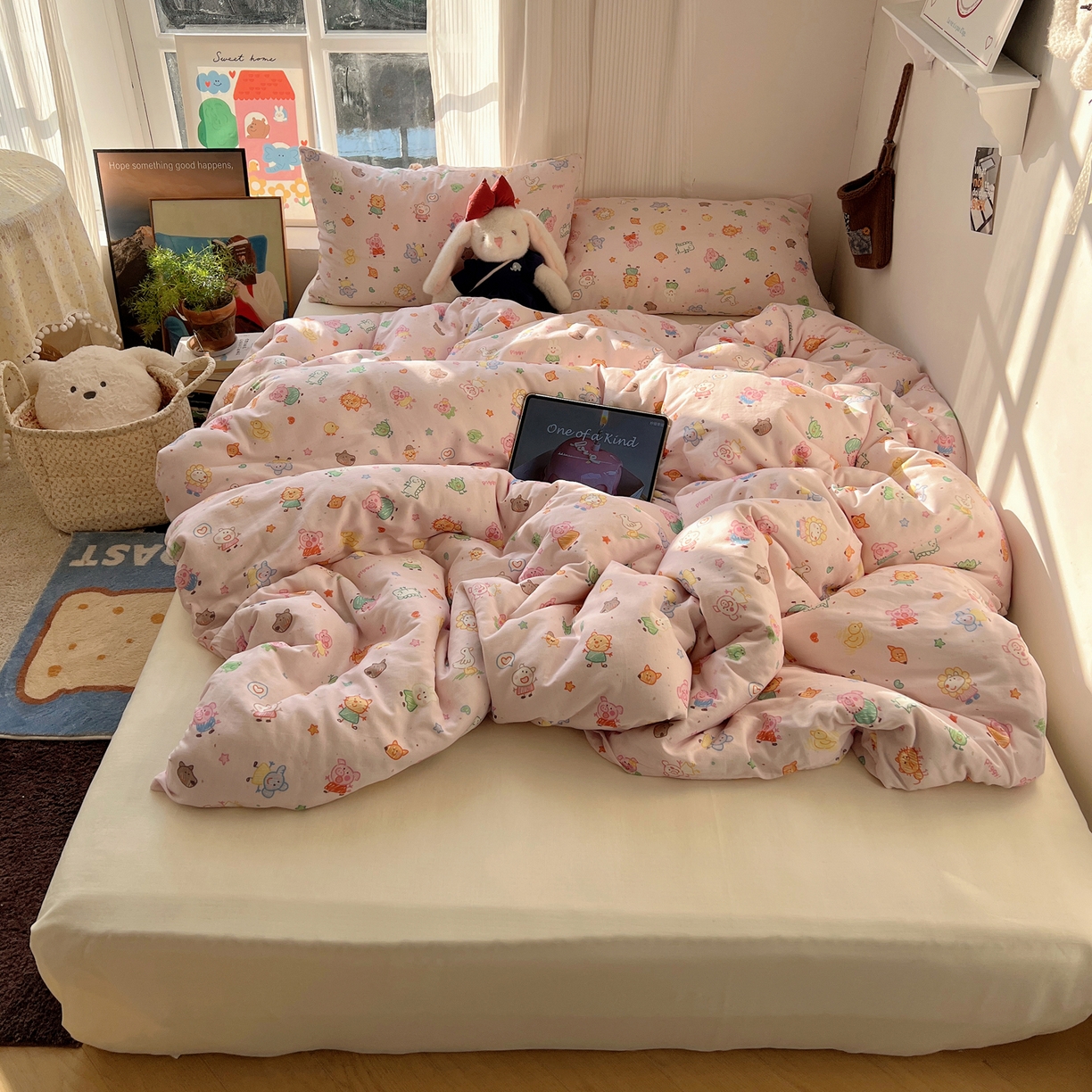 91家纺网 家纺一手货源 找家纺 六巷胡同 2026新款INS博主风卡通A类全棉双层纱四件套 双层纱-萌趣佩佩猪