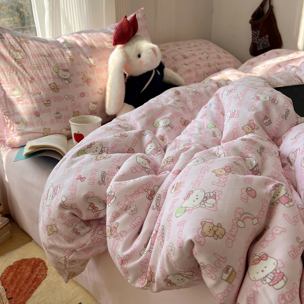 91家纺网 家纺一手货源 找家纺 六巷胡同 2026新款INS博主风卡通A类全棉双层纱四件套 双层纱-甜心童话猫