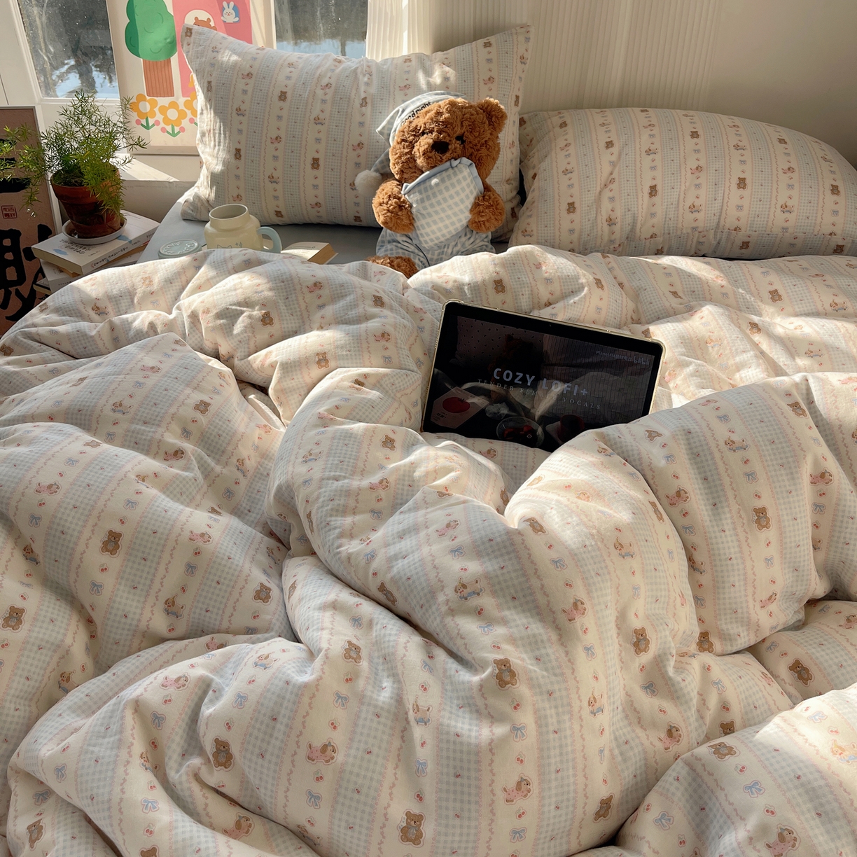 91家纺网 家纺一手货源 找家纺 六巷胡同 2026新款INS博主风卡通A类全棉双层纱四件套 双层纱-海盐樱桃熊