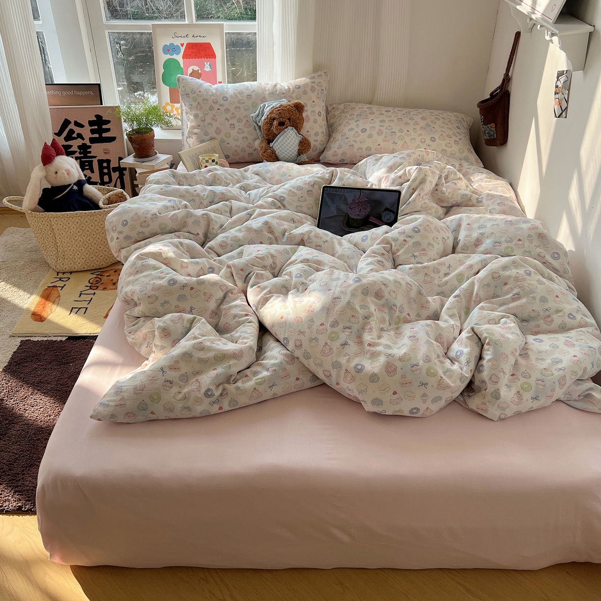 91家纺网 家纺一手货源 找家纺 六巷胡同 2026新款INS博主风卡通A类全棉双层纱四件套 双层纱-马卡龙蛋糕