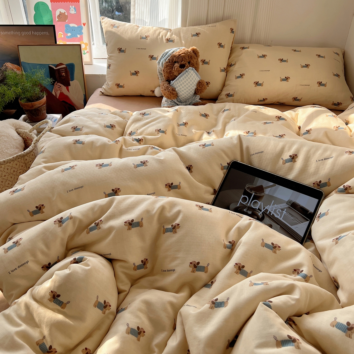 91家纺网 家纺一手货源 找家纺 六巷胡同 2026新款INS博主风卡通A类全棉双层纱四件套 双层纱-贝雷腊肠狗