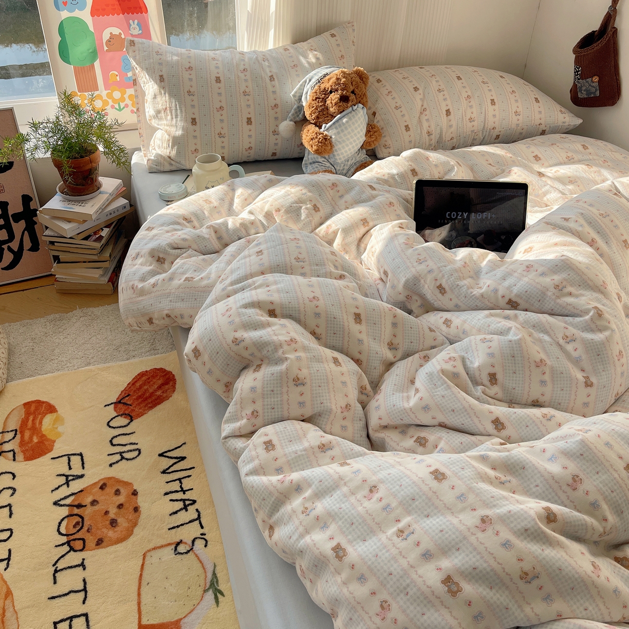 91家纺网 家纺一手货源 找家纺 六巷胡同 2026新款INS博主风卡通A类全棉双层纱四件套 双层纱-海盐樱桃熊