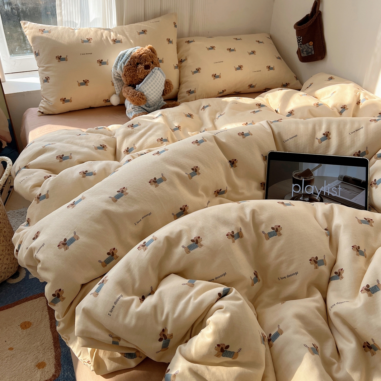 91家纺网 家纺一手货源 找家纺 六巷胡同 2026新款INS博主风卡通A类全棉双层纱四件套 双层纱-贝雷腊肠狗