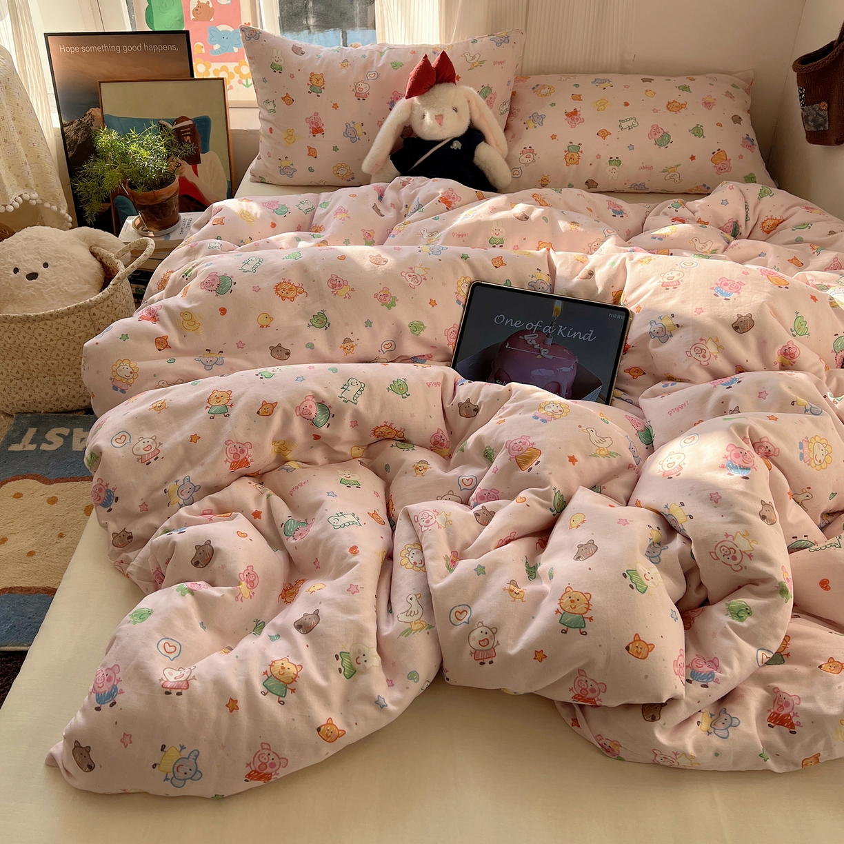 91家纺网 家纺一手货源 找家纺 六巷胡同 2026新款INS博主风卡通A类全棉双层纱四件套 双层纱-萌趣佩佩猪