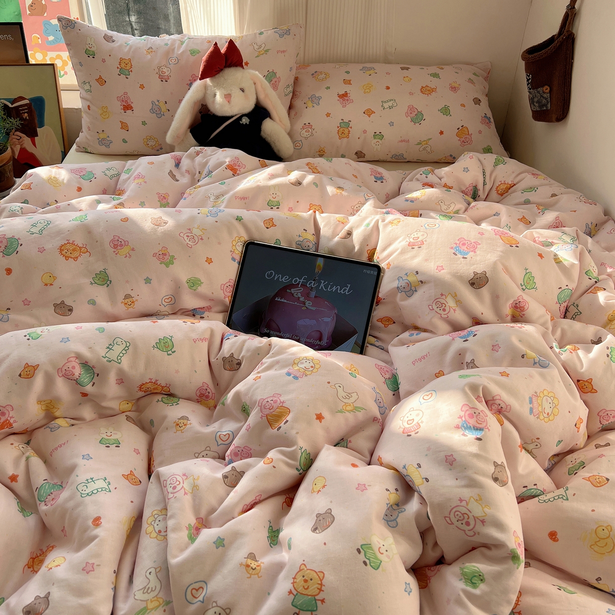 91家纺网 家纺一手货源 找家纺 六巷胡同 2026新款INS博主风卡通A类全棉双层纱四件套 双层纱-萌趣佩佩猪