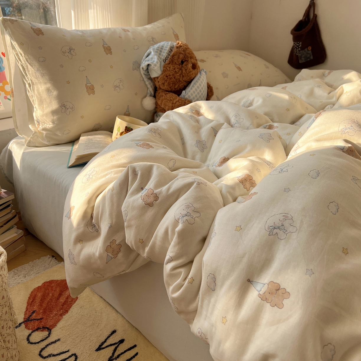 91家纺网 家纺一手货源 找家纺 六巷胡同 2026新款INS博主风卡通A类全棉双层纱四件套 双层纱-云朵苏萨犬