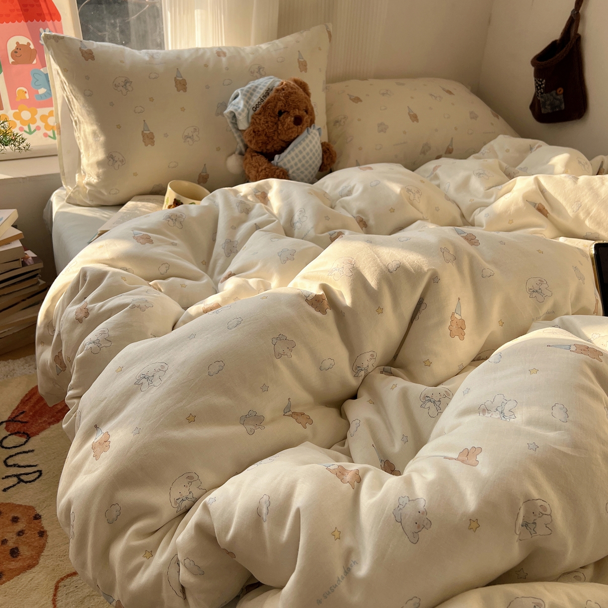 91家纺网 家纺一手货源 找家纺 六巷胡同 2026新款INS博主风卡通A类全棉双层纱四件套 双层纱-云朵苏萨犬