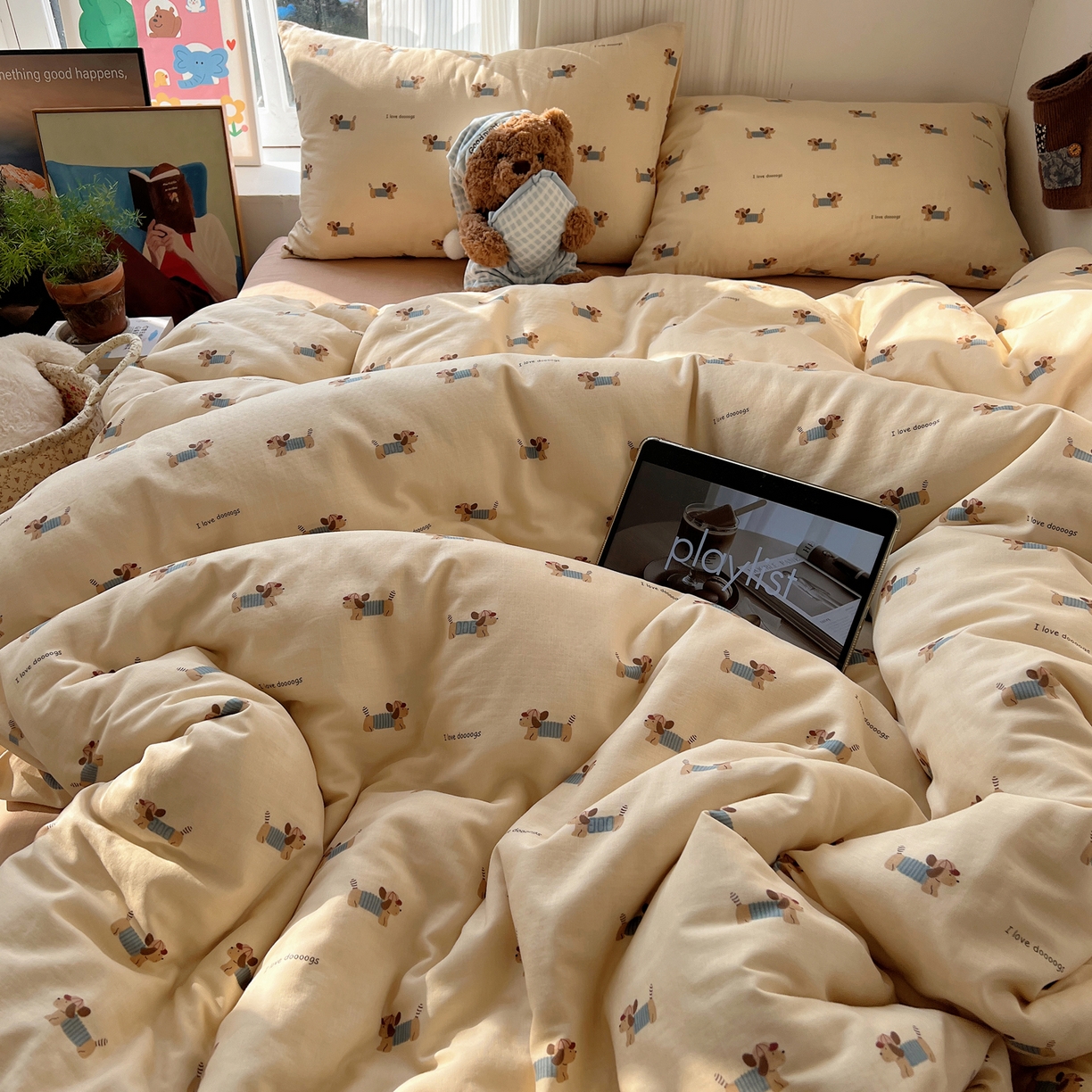 91家纺网 家纺一手货源 找家纺 六巷胡同 2026新款INS博主风卡通A类全棉双层纱四件套 双层纱-贝雷腊肠狗