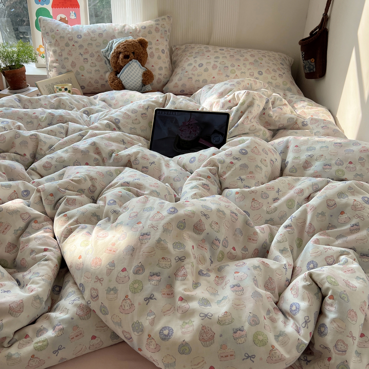 91家纺网 家纺一手货源 找家纺 六巷胡同 2026新款INS博主风卡通A类全棉双层纱四件套 双层纱-马卡龙蛋糕