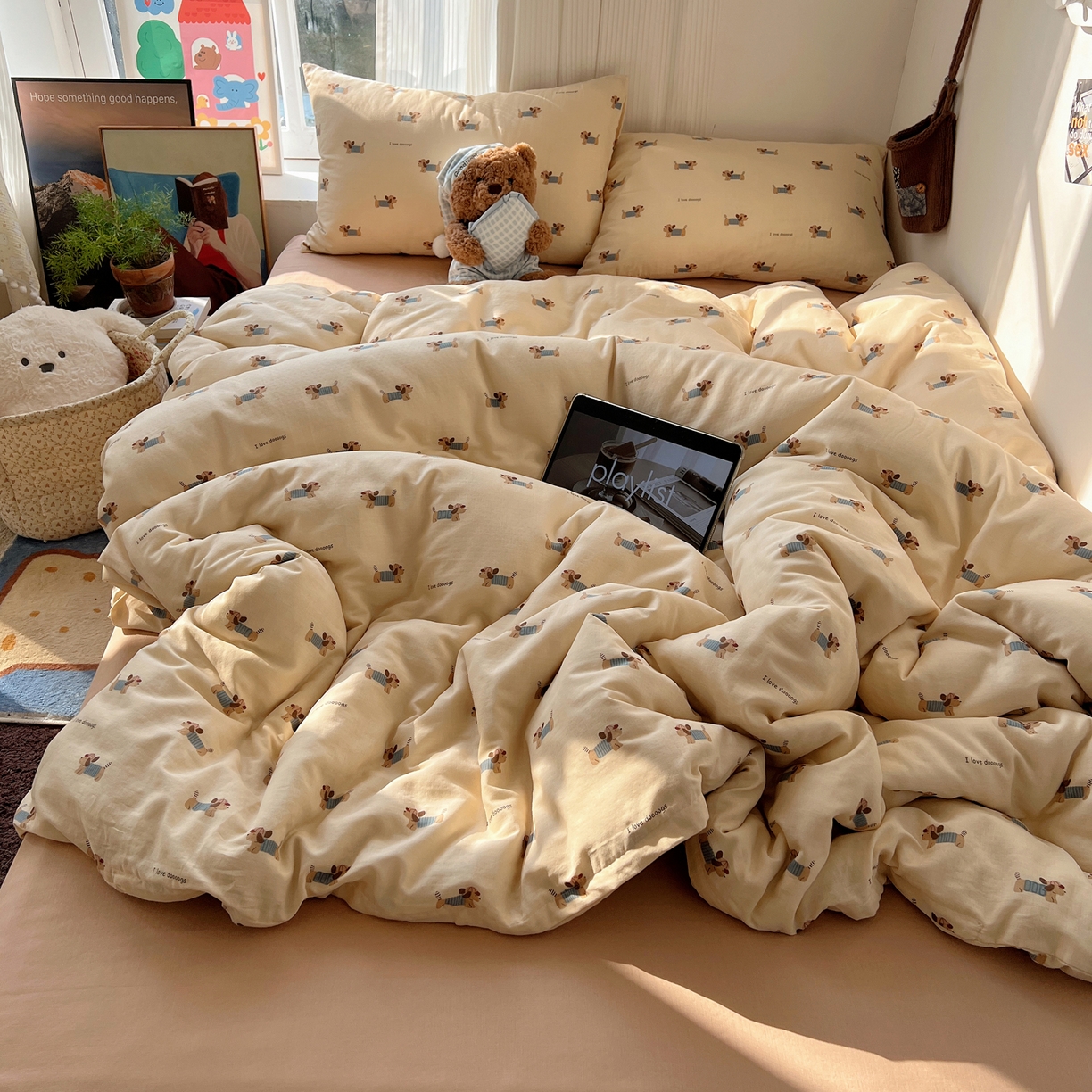 91家纺网 家纺一手货源 找家纺 六巷胡同 2026新款INS博主风卡通A类全棉双层纱四件套 双层纱-贝雷腊肠狗