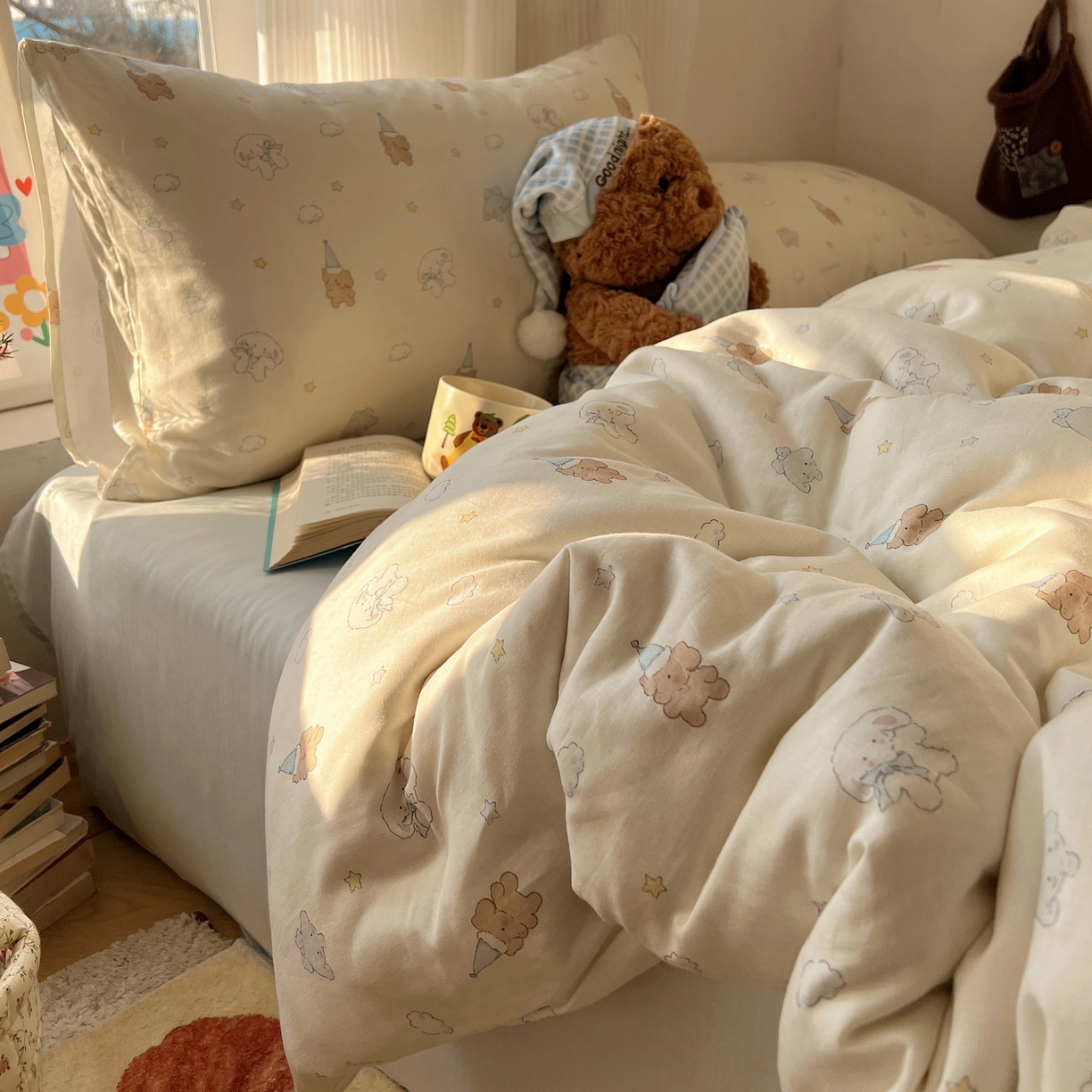 91家纺网 家纺一手货源 找家纺 六巷胡同 2026新款INS博主风卡通A类全棉双层纱四件套 双层纱-云朵苏萨犬