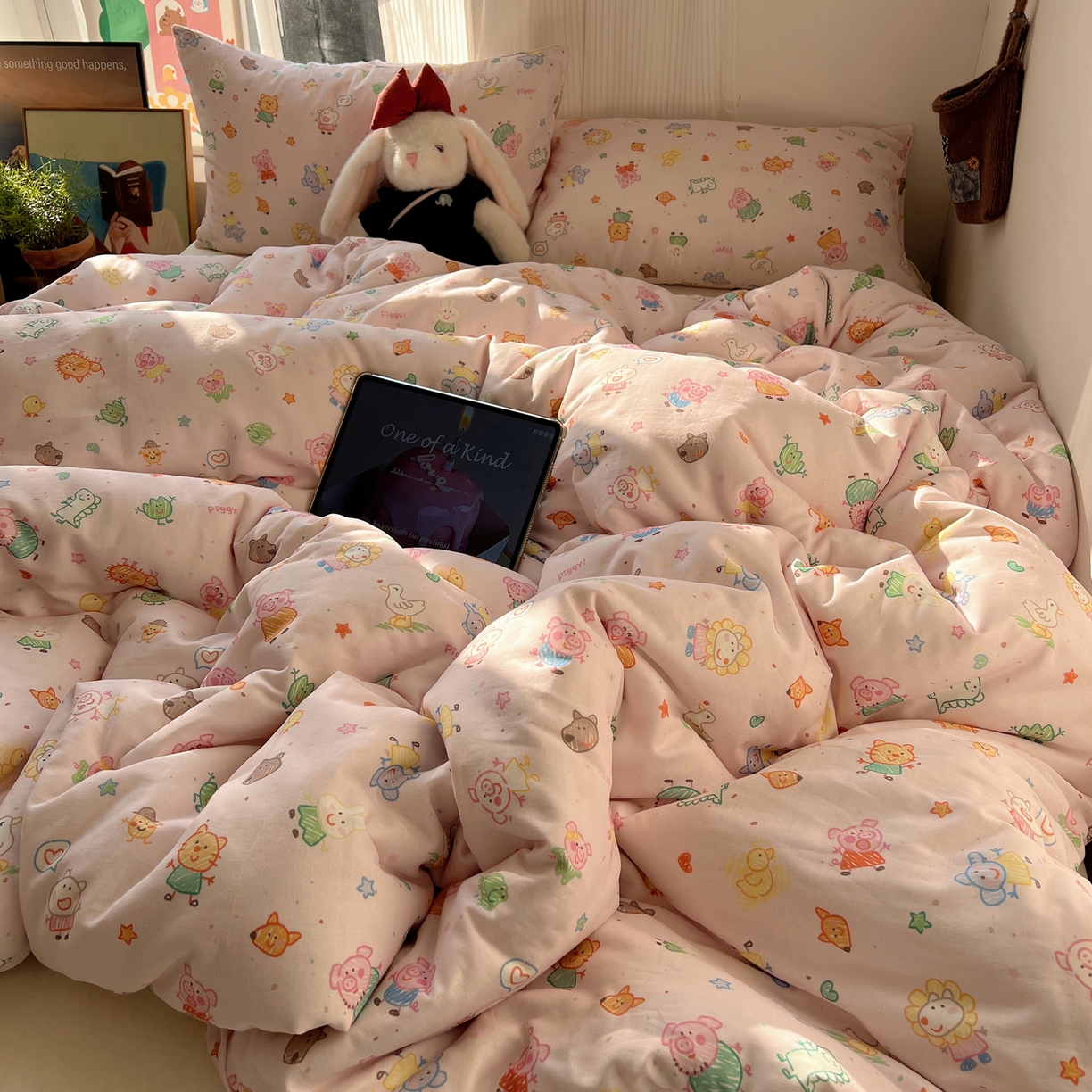 91家纺网 家纺一手货源 找家纺 六巷胡同 2026新款INS博主风卡通A类全棉双层纱四件套 双层纱-萌趣佩佩猪