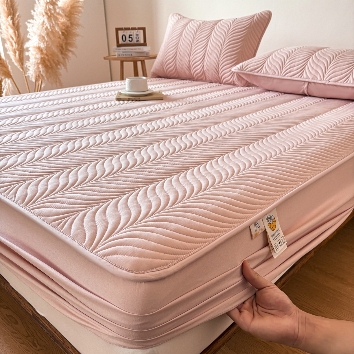 91家纺网 家纺一手货源 找家纺 （总）居眠 2026新款叶链夹棉防水床笠