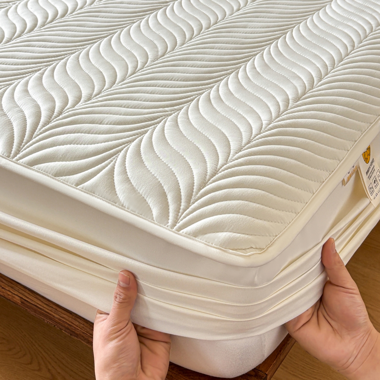 91家纺网 家纺一手货源 找家纺 居眠 2026新款叶链夹棉防水床笠 叶链-米白