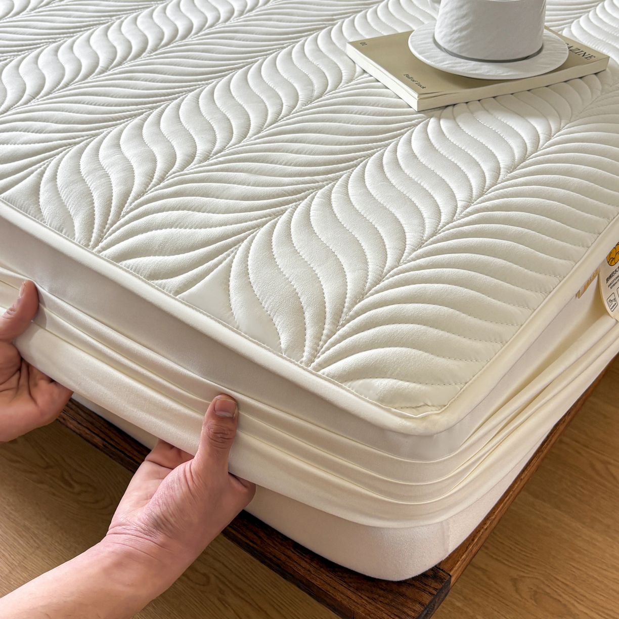 91家纺网 家纺一手货源 找家纺 居眠 2026新款叶链夹棉防水床笠 叶链-米白