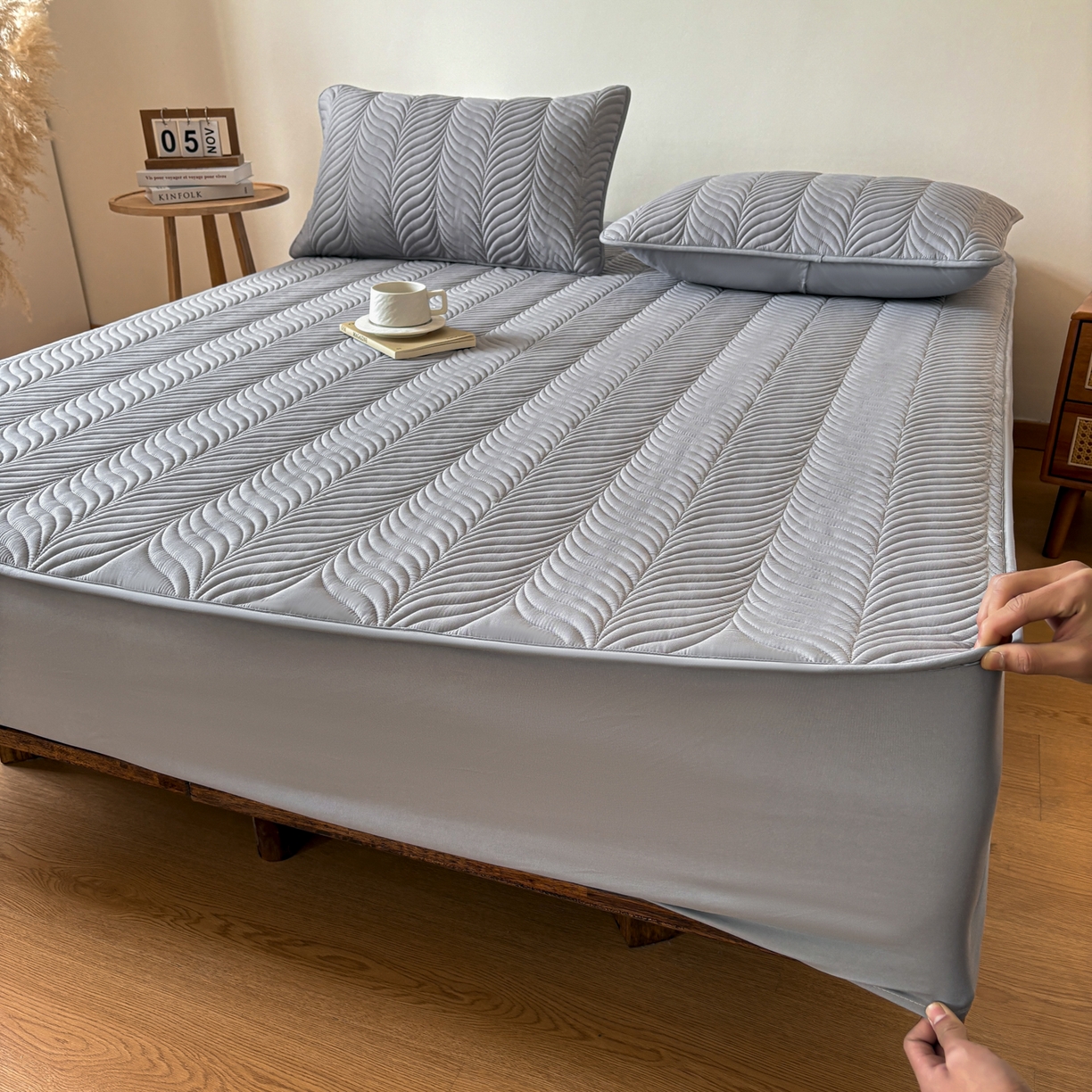 91家纺网 家纺一手货源 找家纺 居眠 2026新款叶链夹棉防水床笠 叶链-灰色