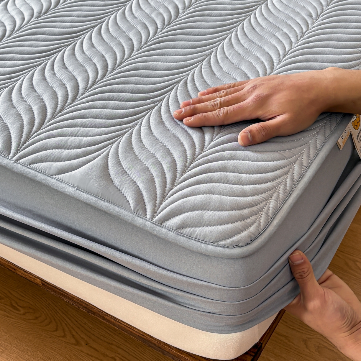 91家纺网 家纺一手货源 找家纺 居眠 2026新款叶链夹棉防水床笠 叶链-灰色