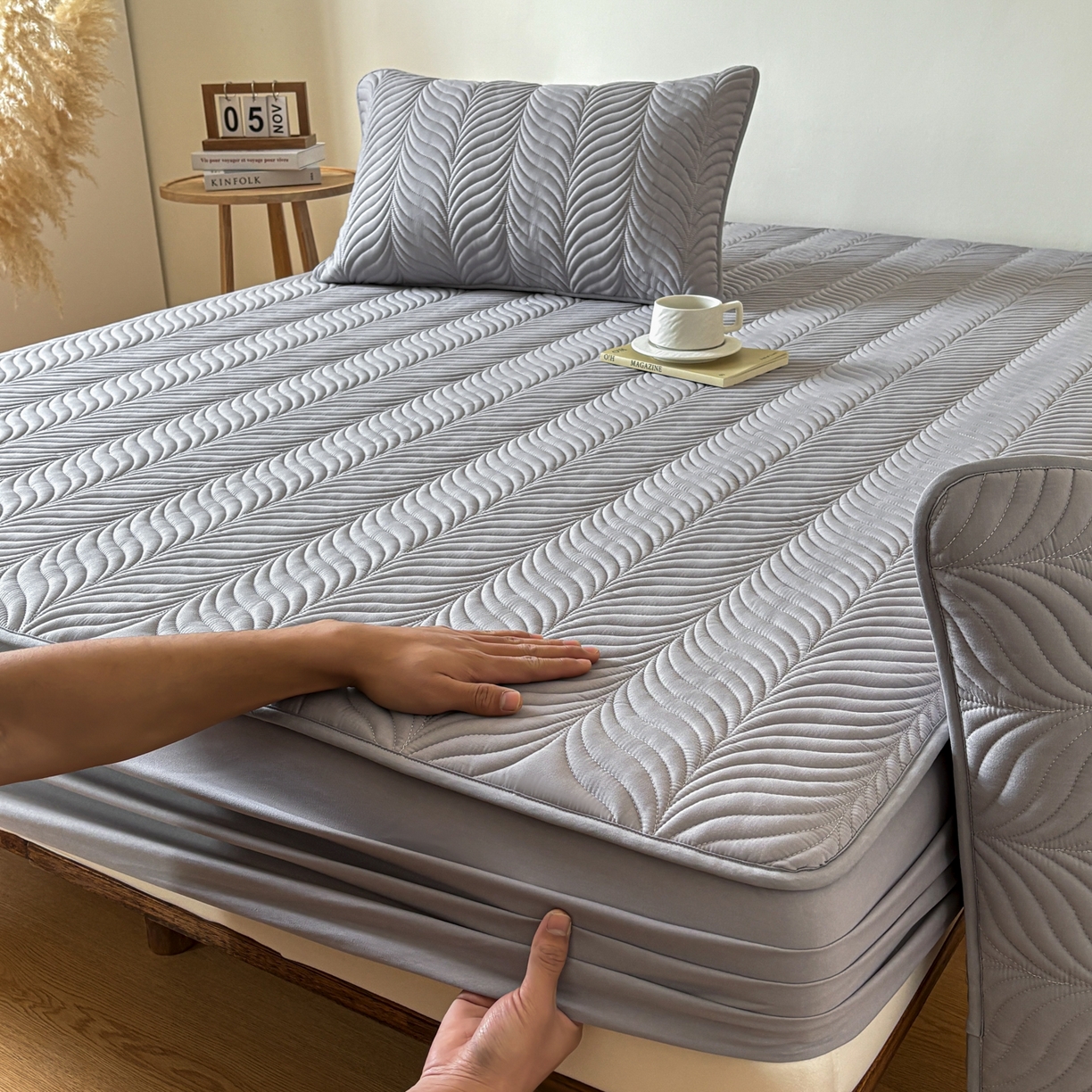 91家纺网 家纺一手货源 找家纺 居眠 2026新款叶链夹棉防水床笠 叶链-灰色