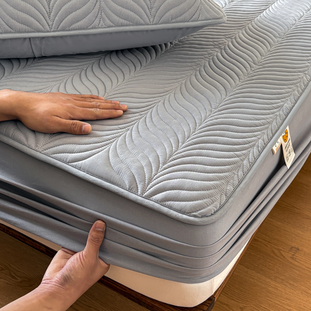 91家纺网 家纺一手货源 找家纺 居眠 2026新款叶链夹棉防水床笠 叶链-灰色