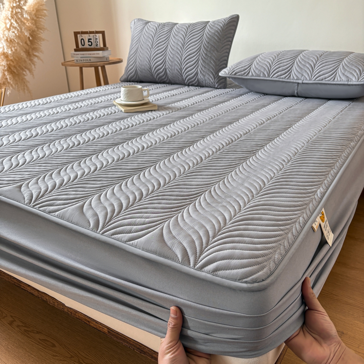 91家纺网 家纺一手货源 找家纺 居眠 2026新款叶链夹棉防水床笠 叶链-灰色