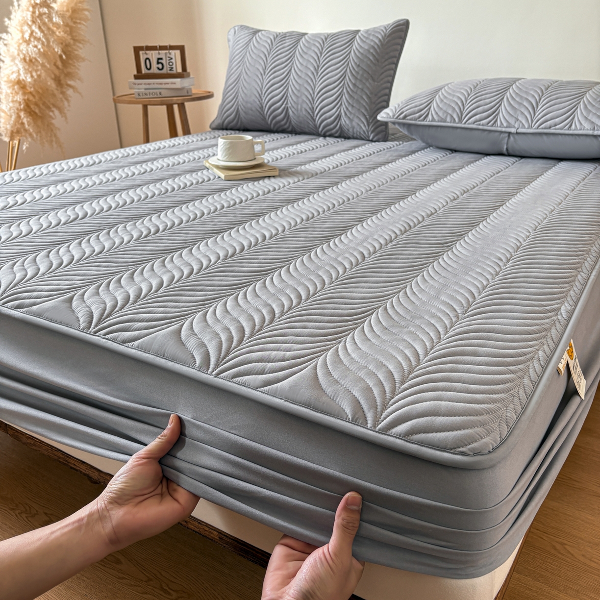 91家纺网 家纺一手货源 找家纺 居眠 2026新款叶链夹棉防水床笠 叶链-灰色