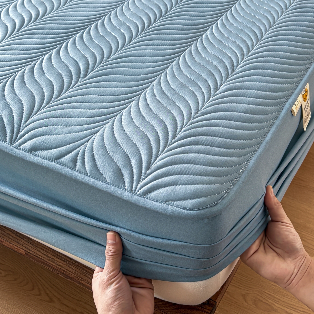 91家纺网 家纺一手货源 找家纺 居眠 2026新款叶链夹棉防水床笠 叶链-雾蓝