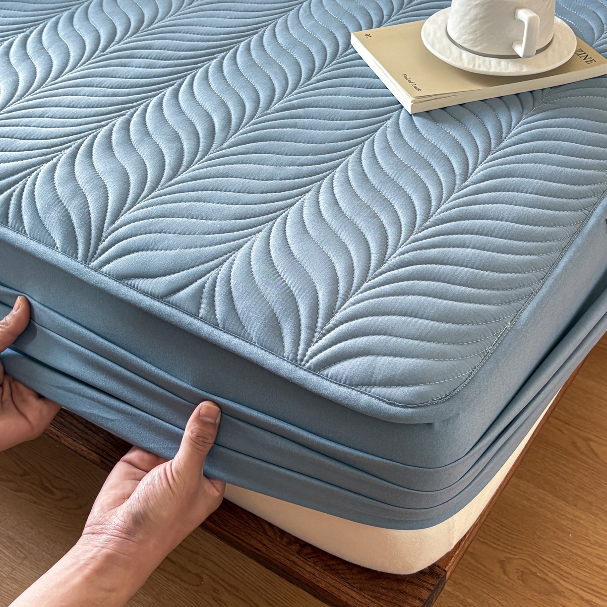 91家纺网 家纺一手货源 找家纺 居眠 2026新款叶链夹棉防水床笠 叶链-雾蓝