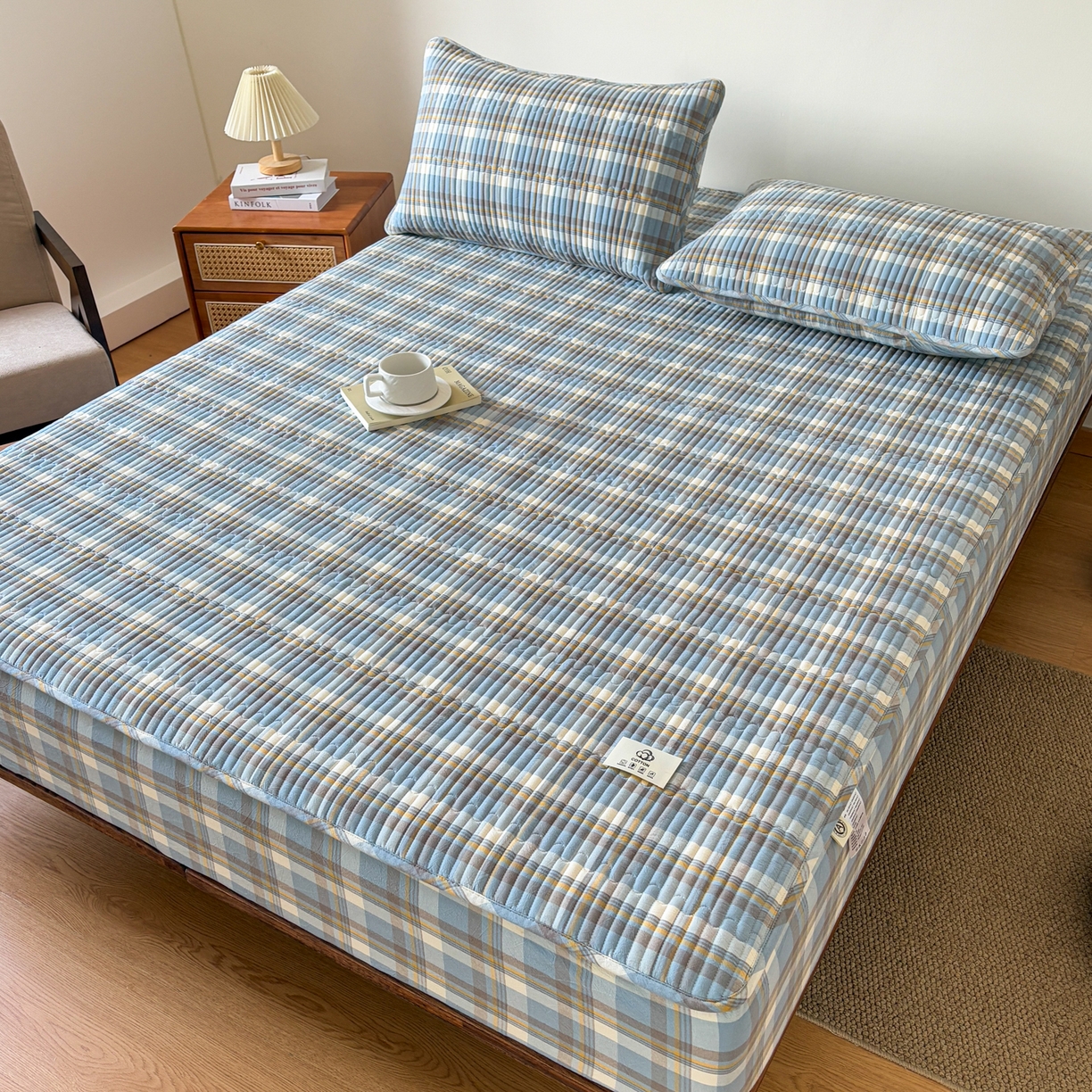 91家纺网 家纺一手货源 找家纺 （总）居眠 2026新款全棉色织水洗棉格子夹棉棉花床笠