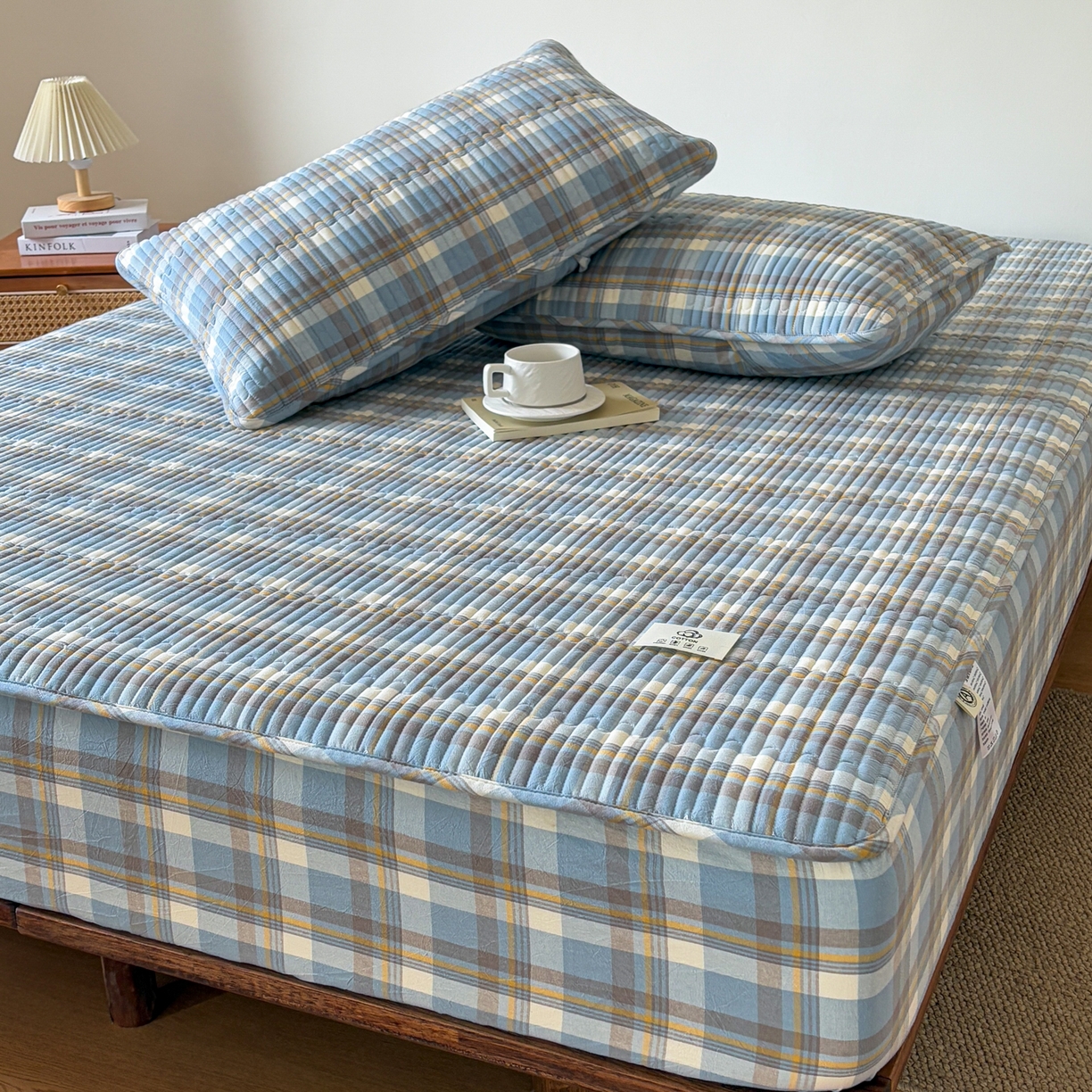 91家纺网 家纺一手货源 找家纺 居眠 2026新款全棉色织水洗棉格子夹棉棉花床笠 夹棉款-简兮兰