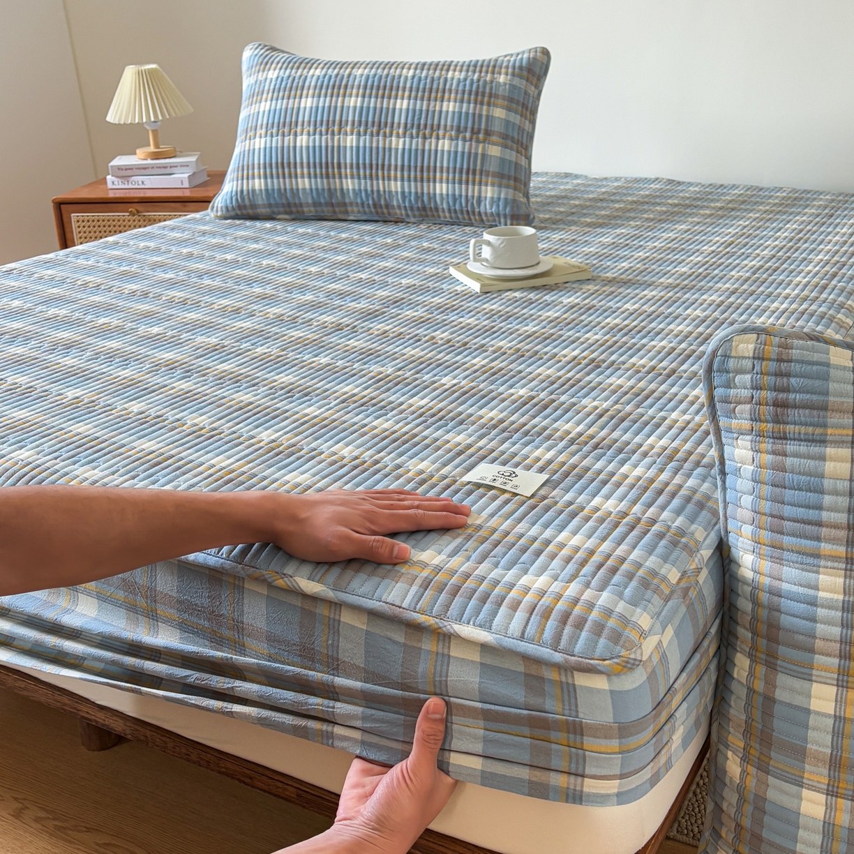 91家纺网 家纺一手货源 找家纺 居眠 2026新款全棉色织水洗棉格子夹棉棉花床笠 夹棉款-简兮兰